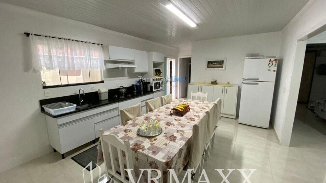 Casa para aluguel de temporada em Bombinhas (Sertãozinho)