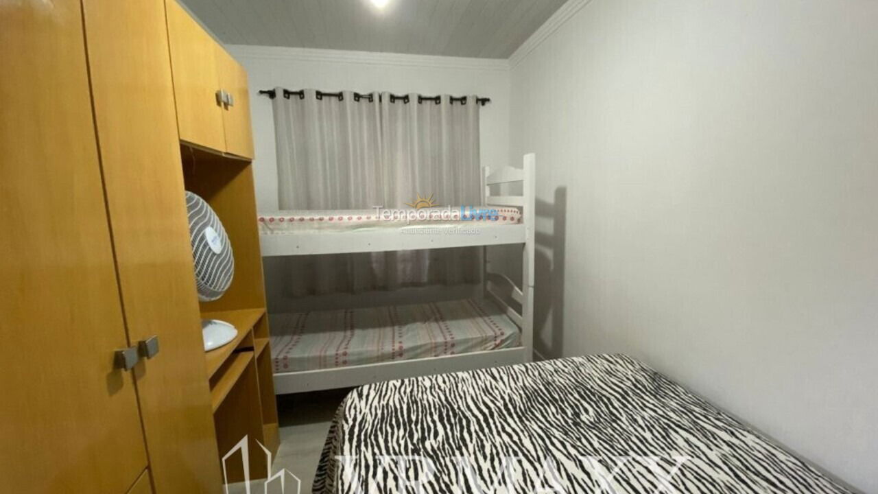 Casa para aluguel de temporada em Bombinhas (Sertãozinho)