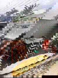 Lava pés e chuveiro externo