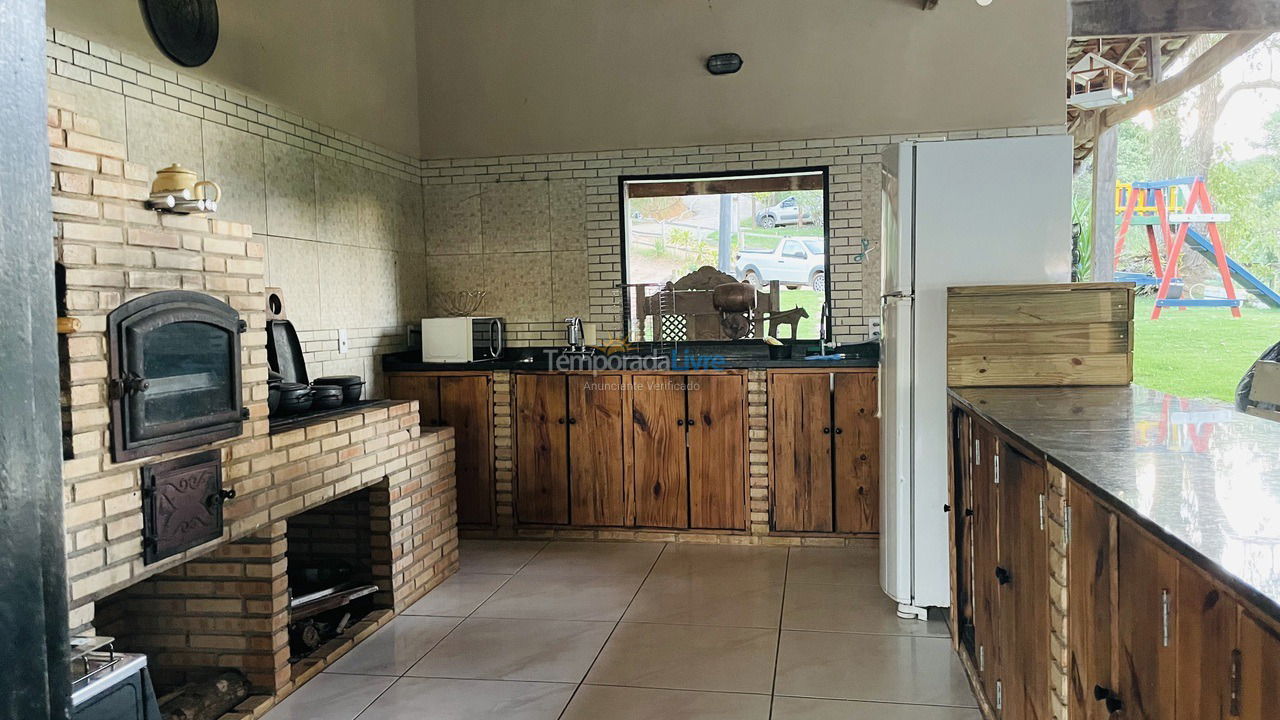 Granja para alquiler de vacaciones em Domingos Martins (Santa Isabel Es)