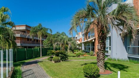 Beautiful Beachfront Triplex on 4 Ilhas Beach