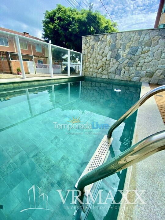 Apartamento para aluguel de temporada em Bombinhas (Praia de Zimbros)