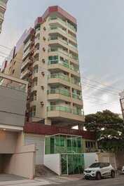 Beach 200m away • 2 Double bedrooms • Wi-fi • Garage • NOMDS