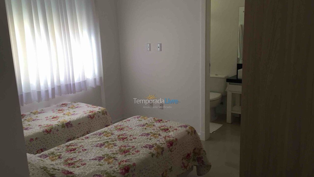 Apartamento para aluguel de temporada em Bombinhas (Canto Grande)
