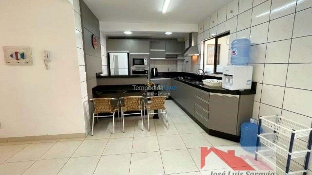 Apartment for vacation rental in Bombinhas (Praia de Bombas)