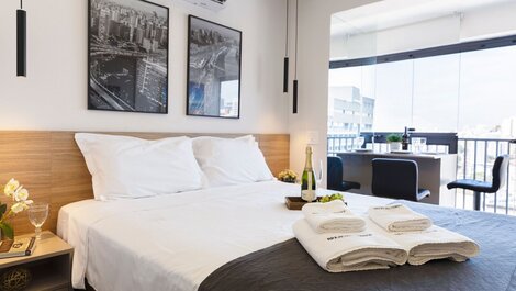 Piscina, academia, AC, cama Queen|Brazilian Corner