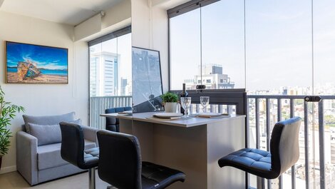 Piscina, academia, AC, cama Queen|Brazilian Corner