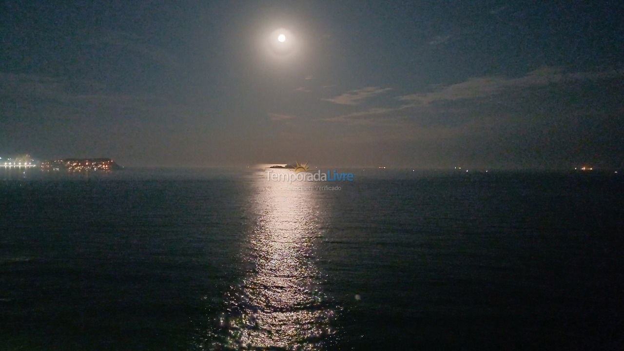 Apartamento para aluguel de temporada em Guarujá (Pitangueiras)