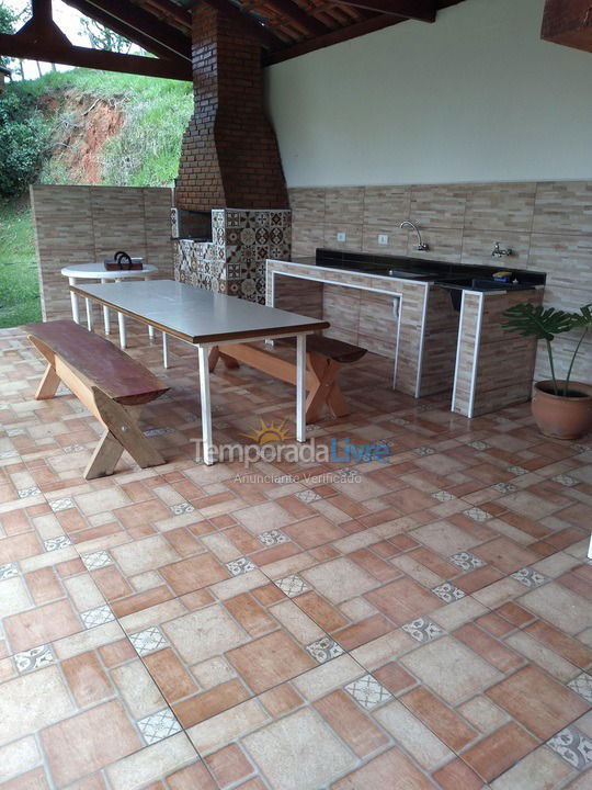Granja para alquiler de vacaciones em Nazaré Paulista (Cuiabá)