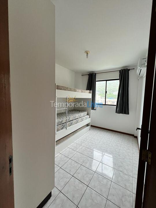 Apartment for vacation rental in Bombinhas (Praia de Bombas)