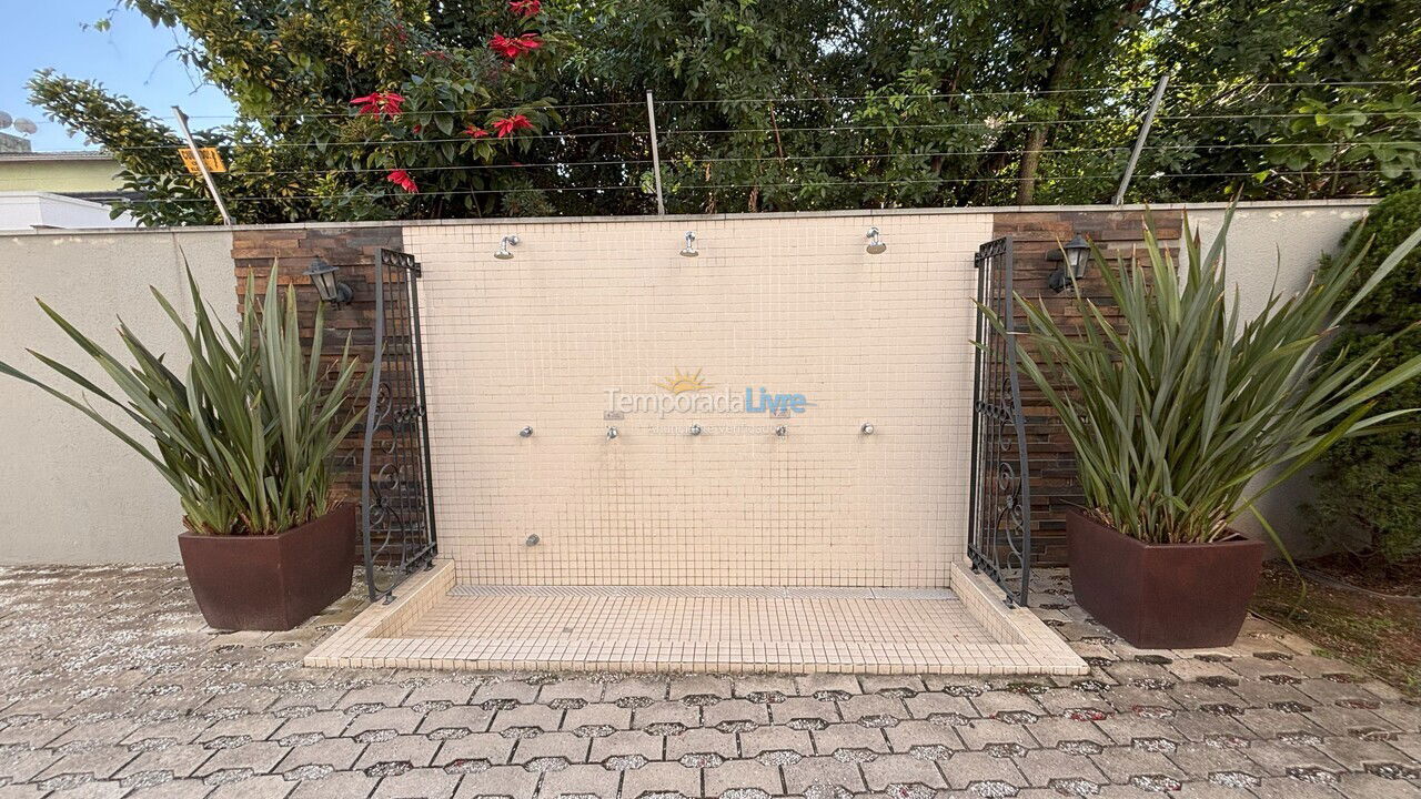 Apartamento para aluguel de temporada em Bombinhas (Praia de Bombas)