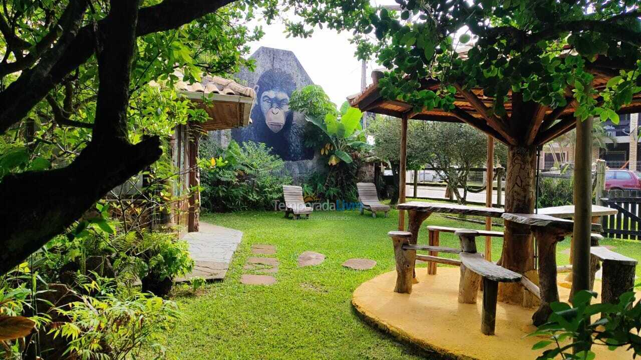Casa para aluguel de temporada em Garopaba (Praia da Ferrugem)
