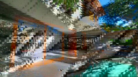 Moderna casa de praia, a poucos passos das areias de Itamambuca - Vr06