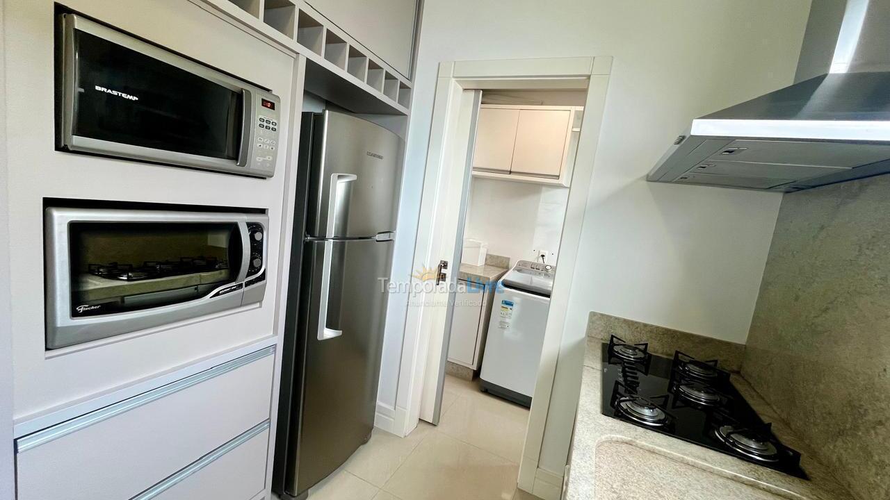 Apartamento para aluguel de temporada em Itapema (Meia Praia)
