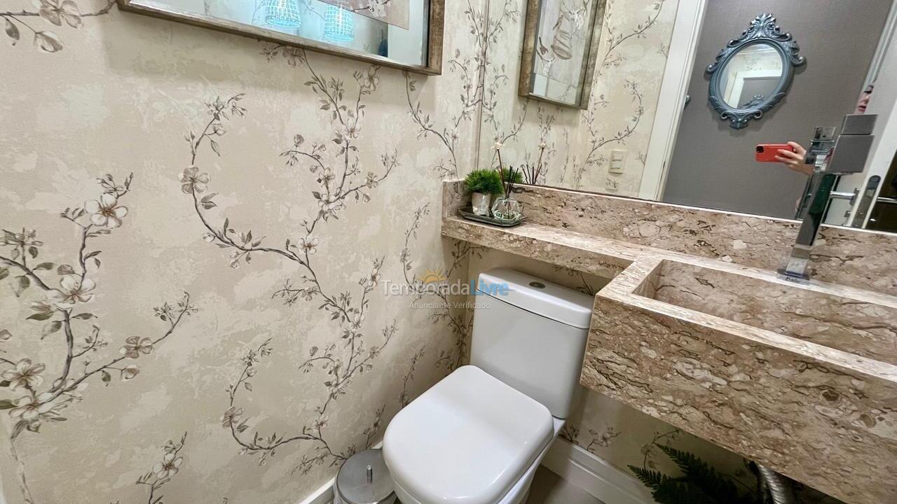 Apartamento para aluguel de temporada em Itapema (Meia Praia)