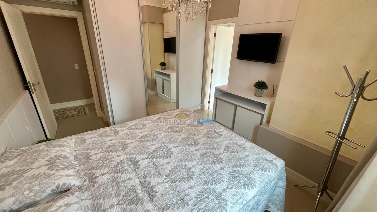 Apartamento para aluguel de temporada em Itapema (Meia Praia)