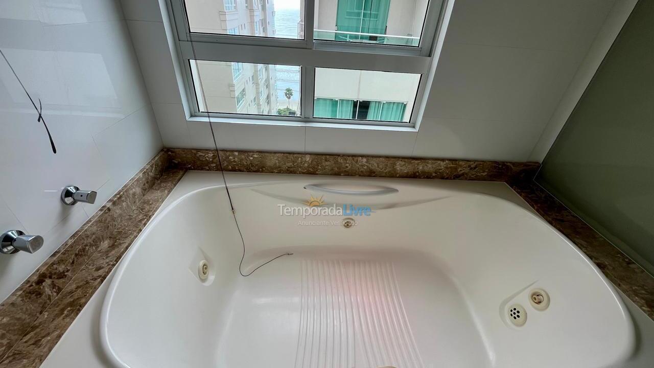 Apartamento para aluguel de temporada em Itapema (Meia Praia)