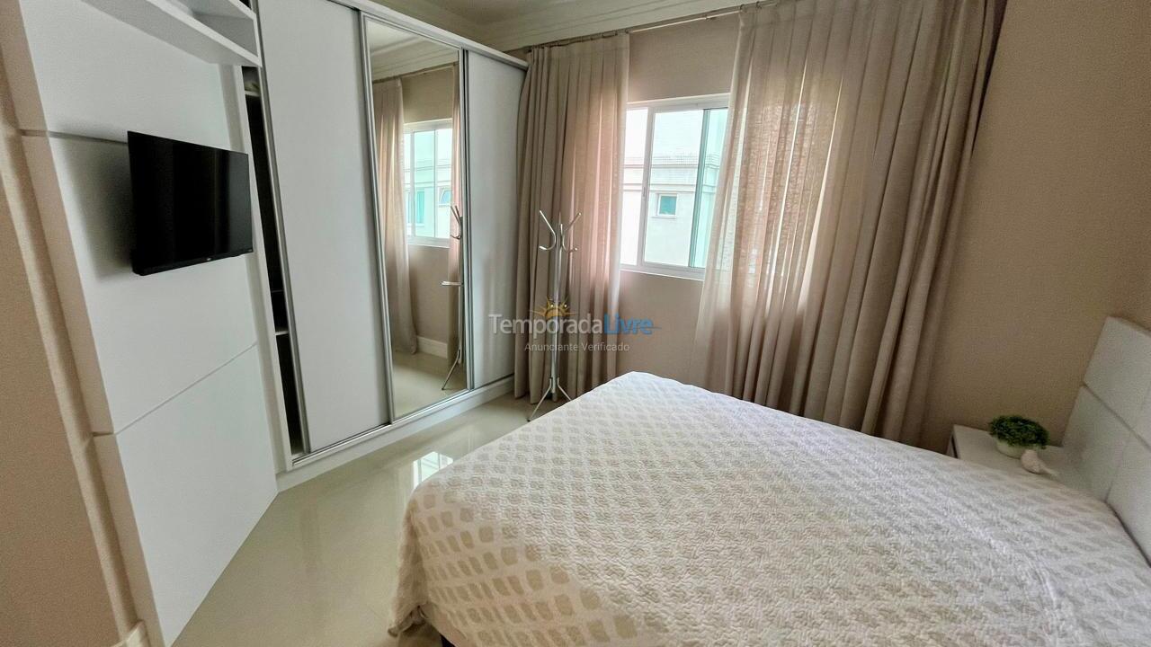 Apartamento para aluguel de temporada em Itapema (Meia Praia)