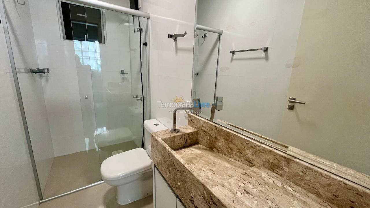 Apartamento para aluguel de temporada em Itapema (Meia Praia)