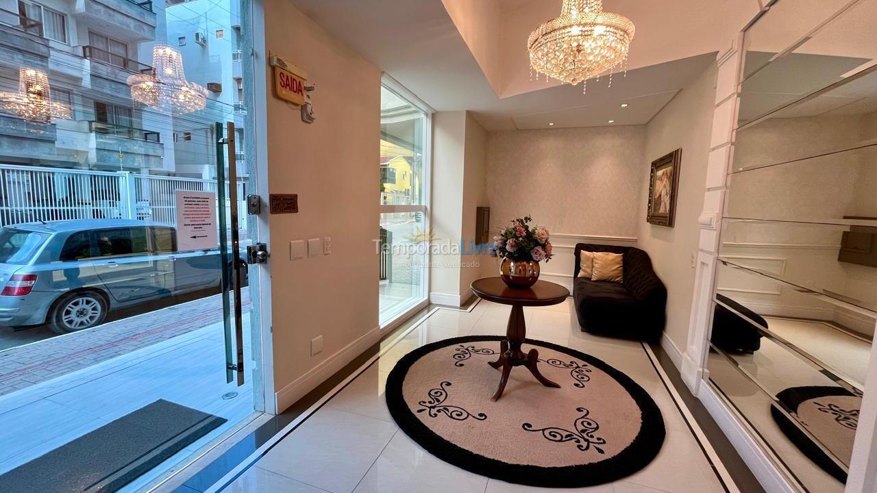 Apartamento para aluguel de temporada em Itapema (Meia Praia)