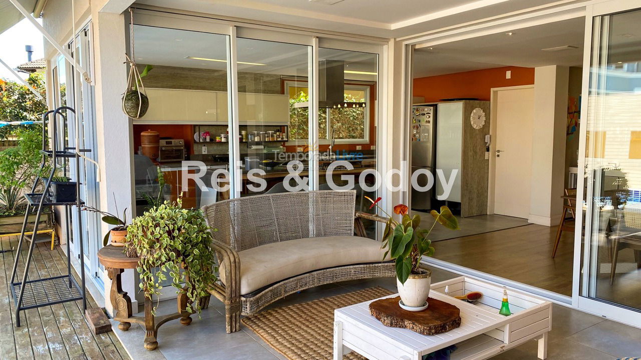 Casa para aluguel de temporada em Florianopolis (Jurerê Internacional)