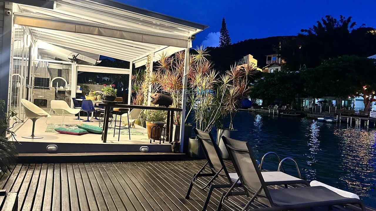 House for vacation rental in Florianópolis (Barra da Lagoa)