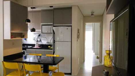 Lindo apartamento 1 dormitório 50 metros do mar!