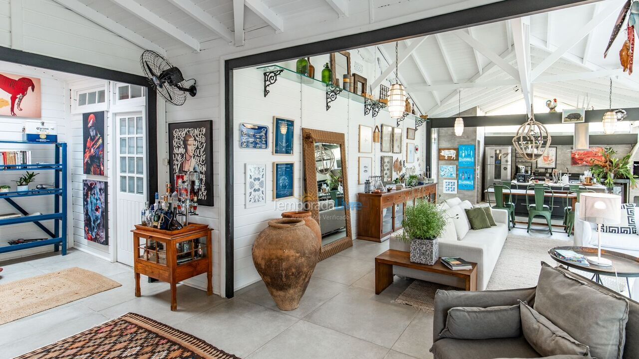 House for vacation rental in Florianópolis (Barra da Lagoa)