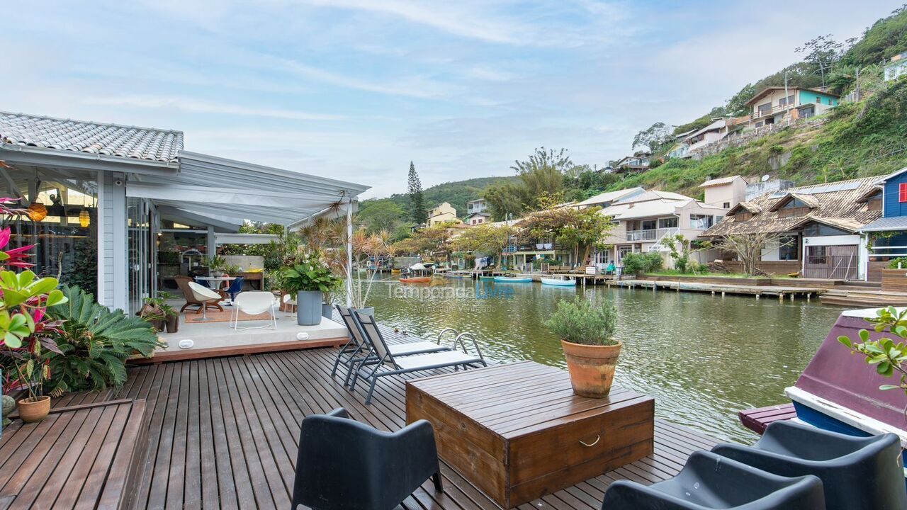 House for vacation rental in Florianópolis (Barra da Lagoa)