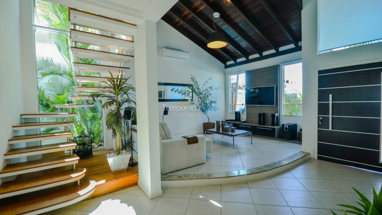 Casa para aluguel de temporada em Bombinhas (Mariscal)