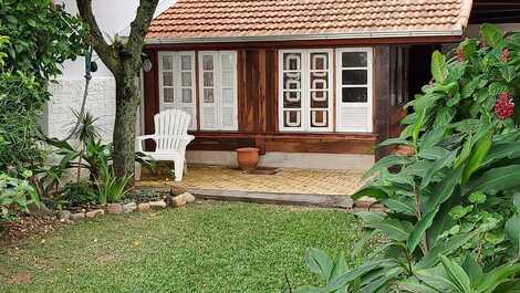 Beautiful 4 bedroom beachfront house in Praia dos Ingleses Florianópolis