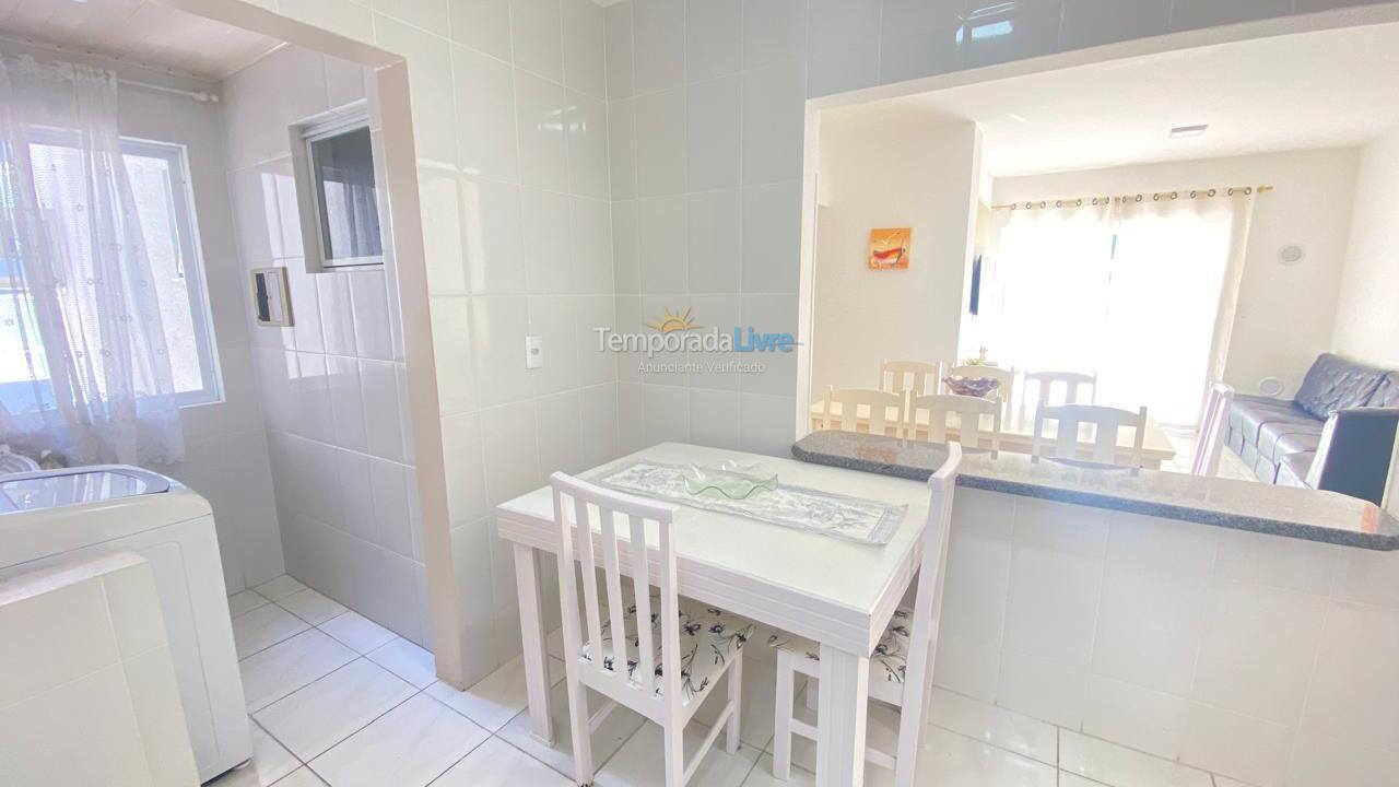 Apartamento para aluguel de temporada em Bombinhas (Praia de Bombas)