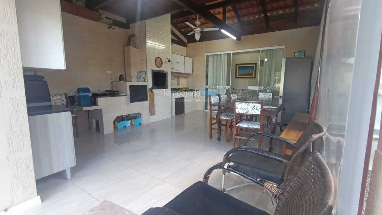 Casa para aluguel de temporada em Bombinhas (Morrinhos)