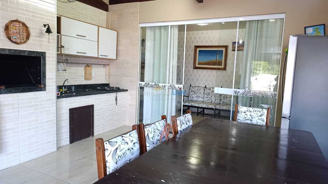 Casa para aluguel de temporada em Bombinhas (Morrinhos)