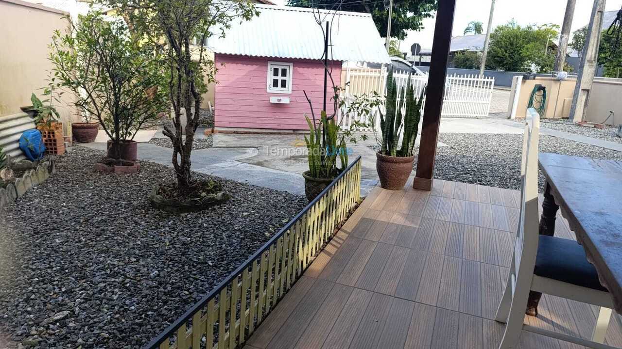 Casa para aluguel de temporada em Bombinhas (Morrinhos)