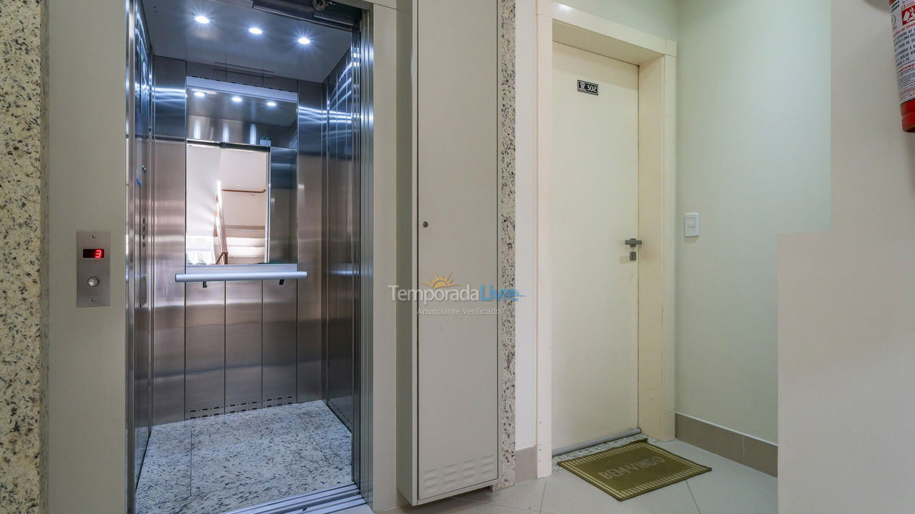 Apartamento para aluguel de temporada em Bombinhas (Praia de Quatro Ilhas)