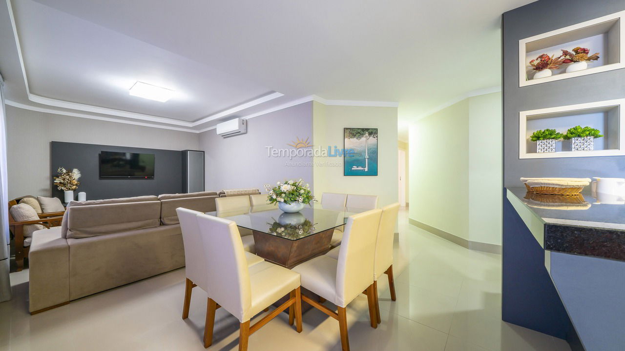 Apartamento para aluguel de temporada em Bombinhas (Praia de Quatro Ilhas)