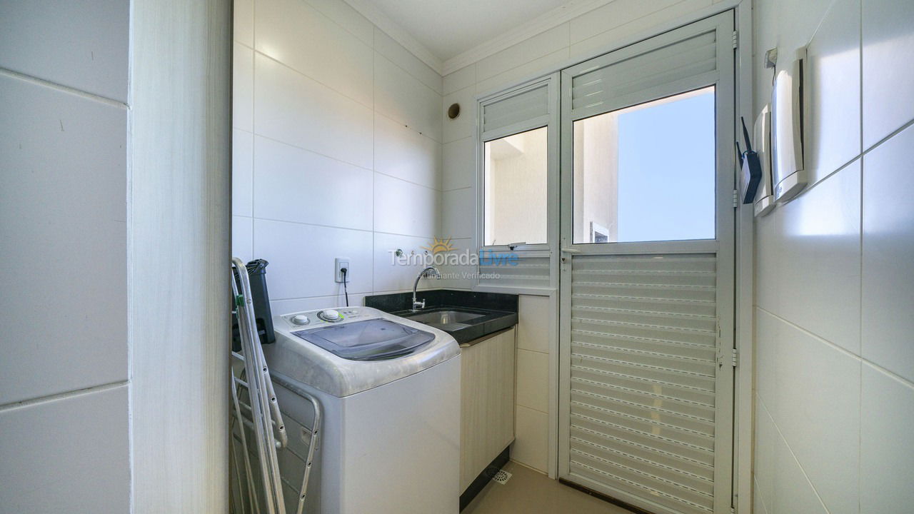 Apartamento para aluguel de temporada em Bombinhas (Praia de Quatro Ilhas)