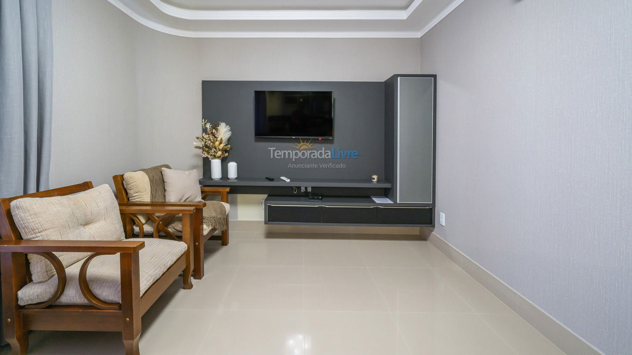 Apartamento para aluguel de temporada em Bombinhas (Praia de Quatro Ilhas)
