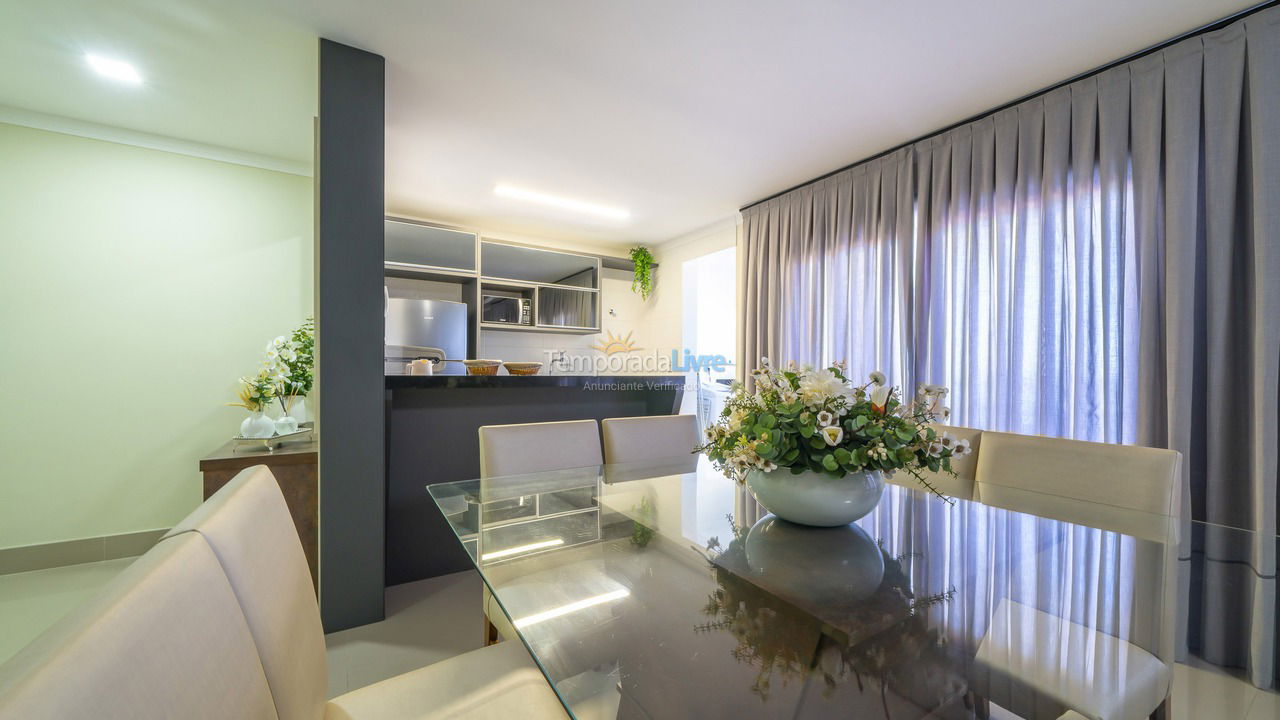 Apartamento para aluguel de temporada em Bombinhas (Praia de Quatro Ilhas)