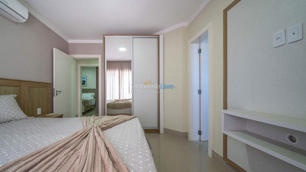 Apartamento para aluguel de temporada em Bombinhas (Praia de Quatro Ilhas)