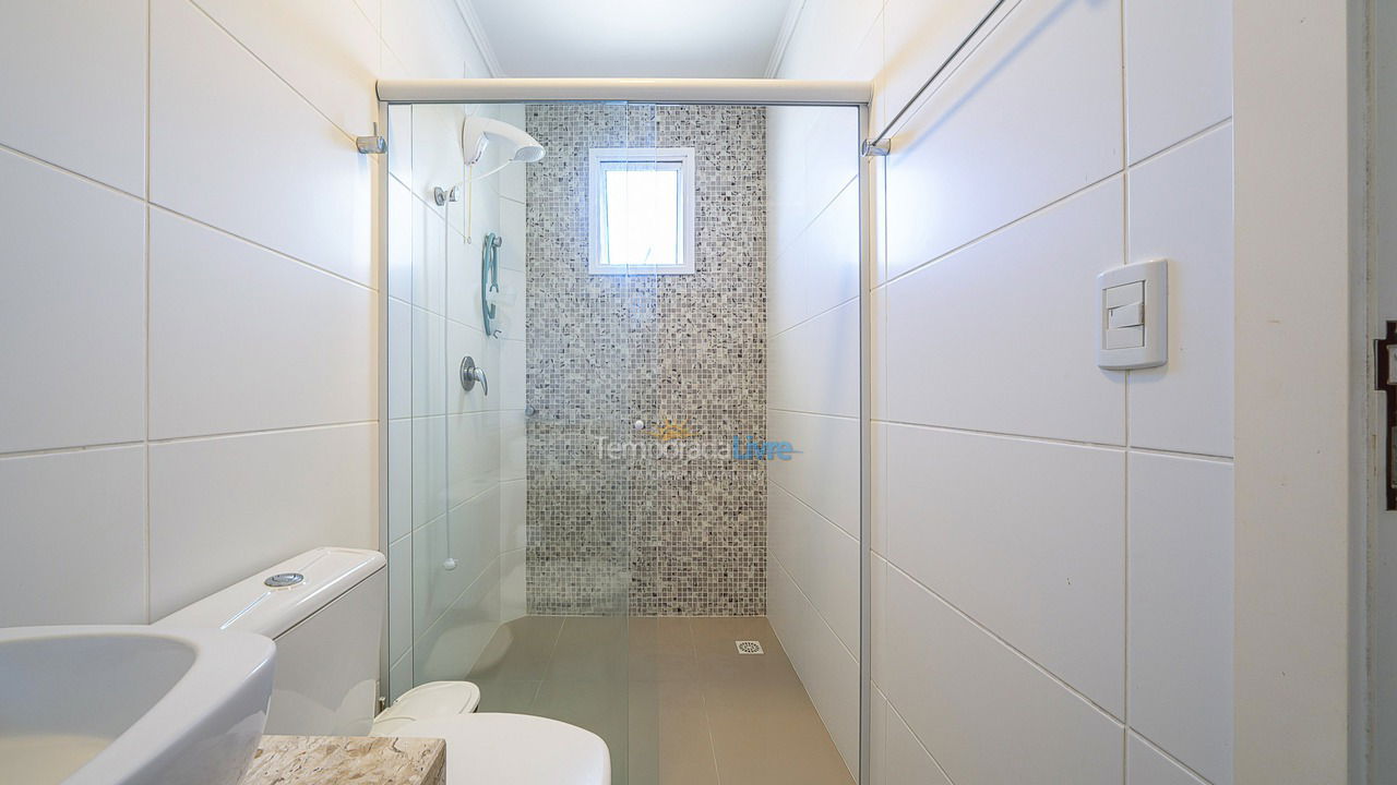 Apartamento para aluguel de temporada em Bombinhas (Praia de Quatro Ilhas)