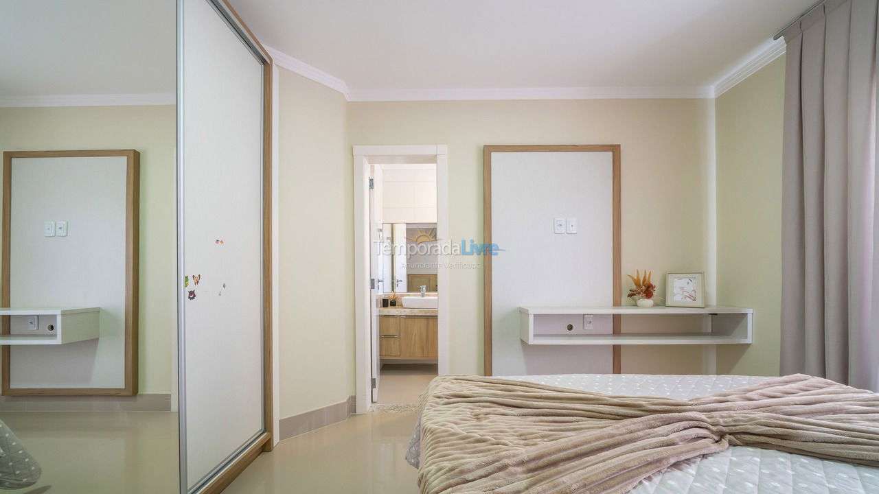 Apartamento para aluguel de temporada em Bombinhas (Praia de Quatro Ilhas)