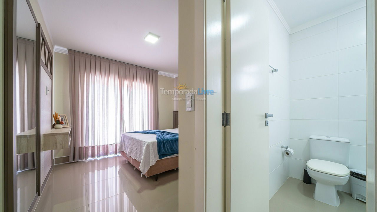 Apartamento para aluguel de temporada em Bombinhas (Praia de Quatro Ilhas)