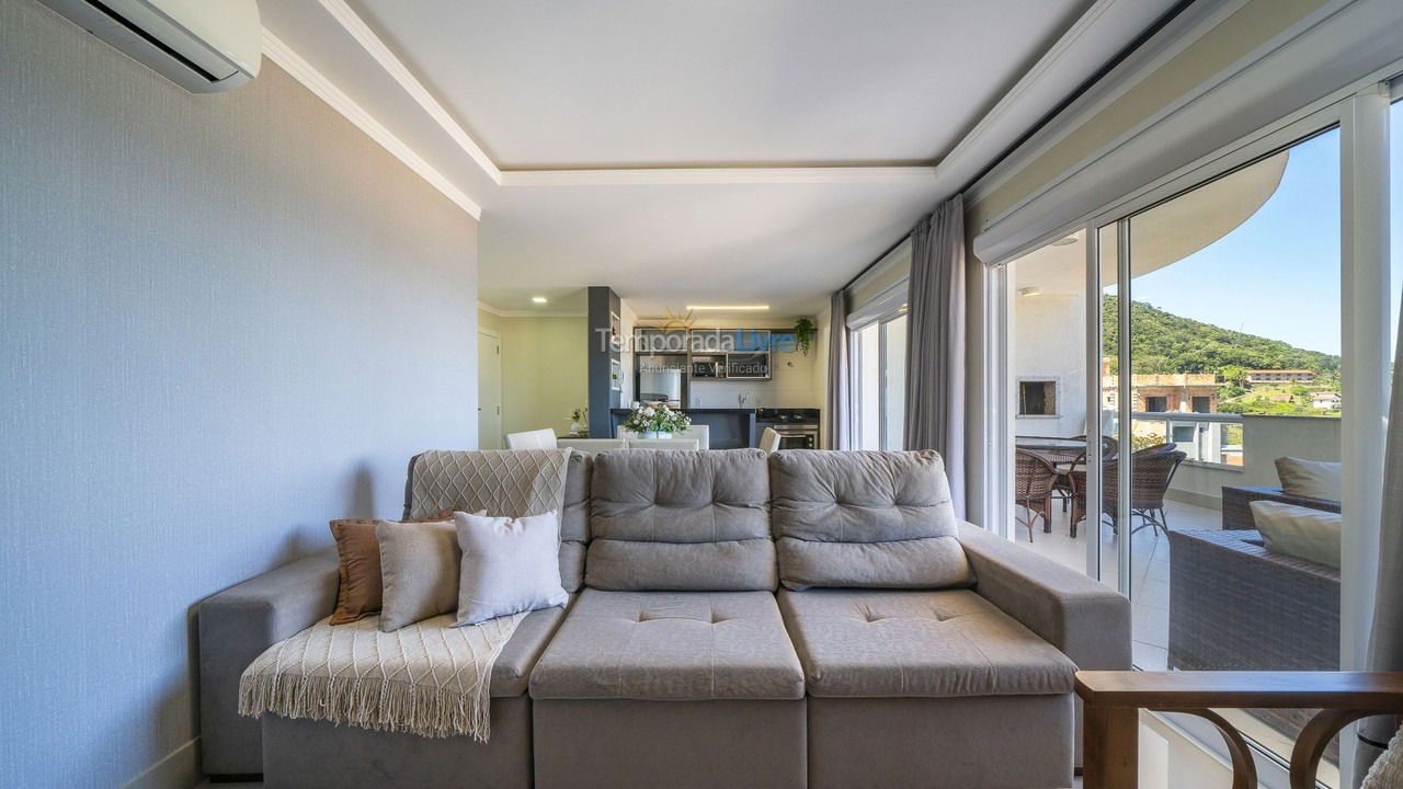 Apartamento para aluguel de temporada em Bombinhas (Praia de Quatro Ilhas)