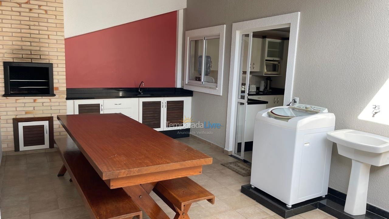Casa para aluguel de temporada em Bombinhas (Praia de Bombas)