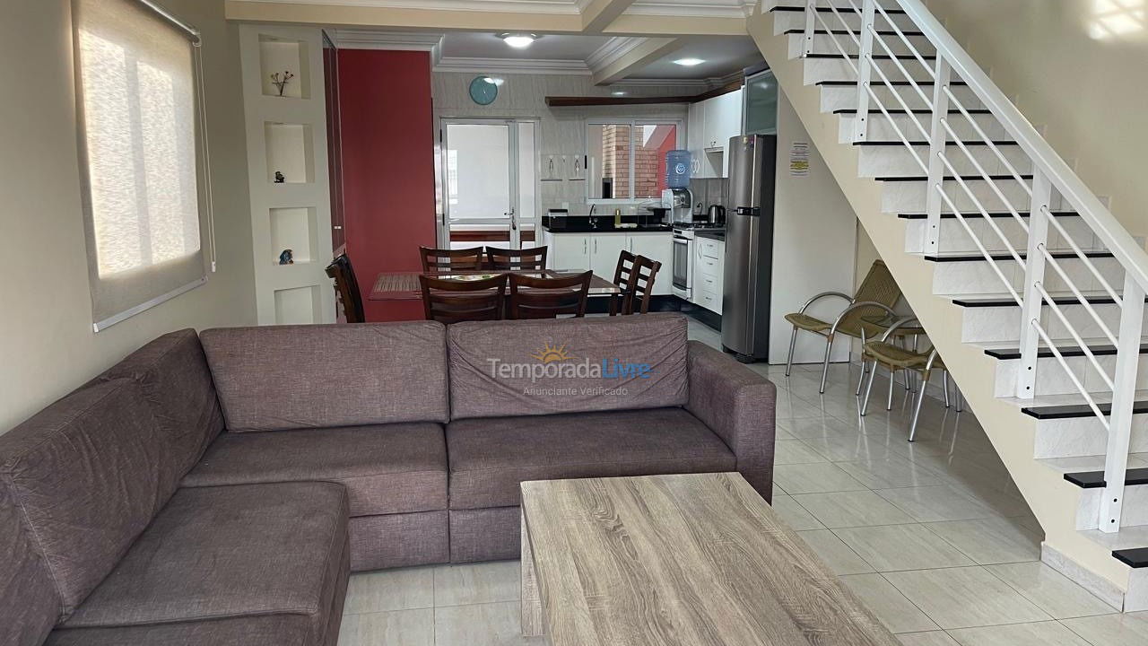 Casa para aluguel de temporada em Bombinhas (Praia de Bombas)