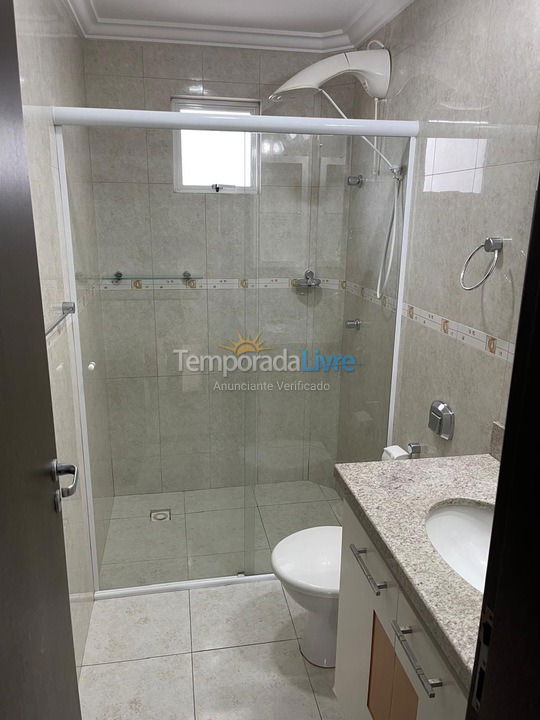 Casa para aluguel de temporada em Bombinhas (Praia de Bombas)