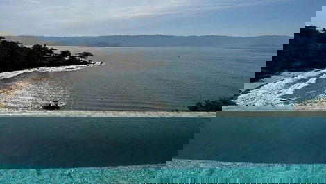 Luxury beachfront house in Ilhabela