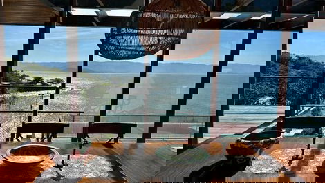 Luxury beachfront house in Ilhabela